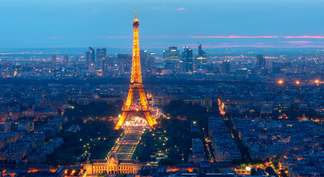 paris-tour-eiffel-at-night.jpg